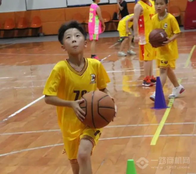 为什么篮球教练要不断改进训练方法_2